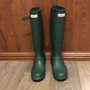 Green hunter boots size 7